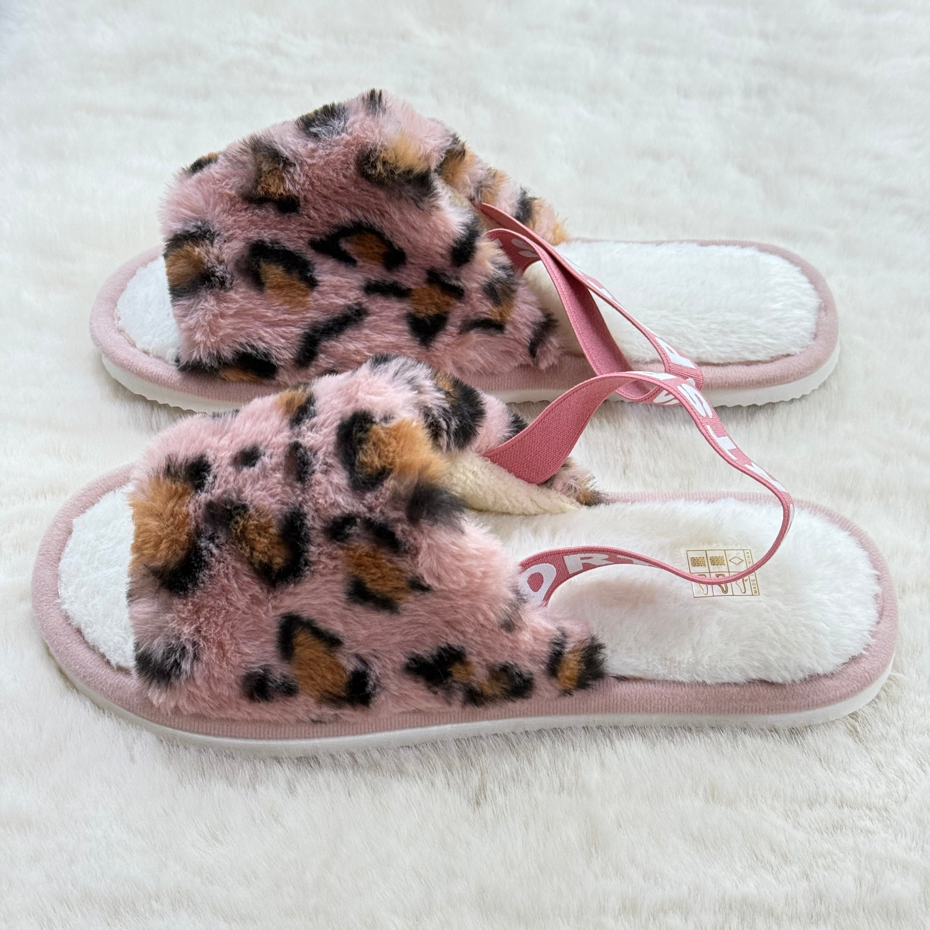 Chaussons Léopards Roses